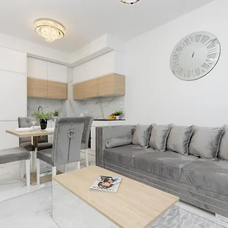 Warsaw Sarmacka Apartment With Gym, Sauna And Parking By Noclegi Renters Exterior photo