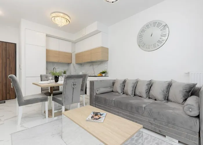 Warsaw Sarmacka Apartment With Gym, Sauna And Parking By Noclegi Renters