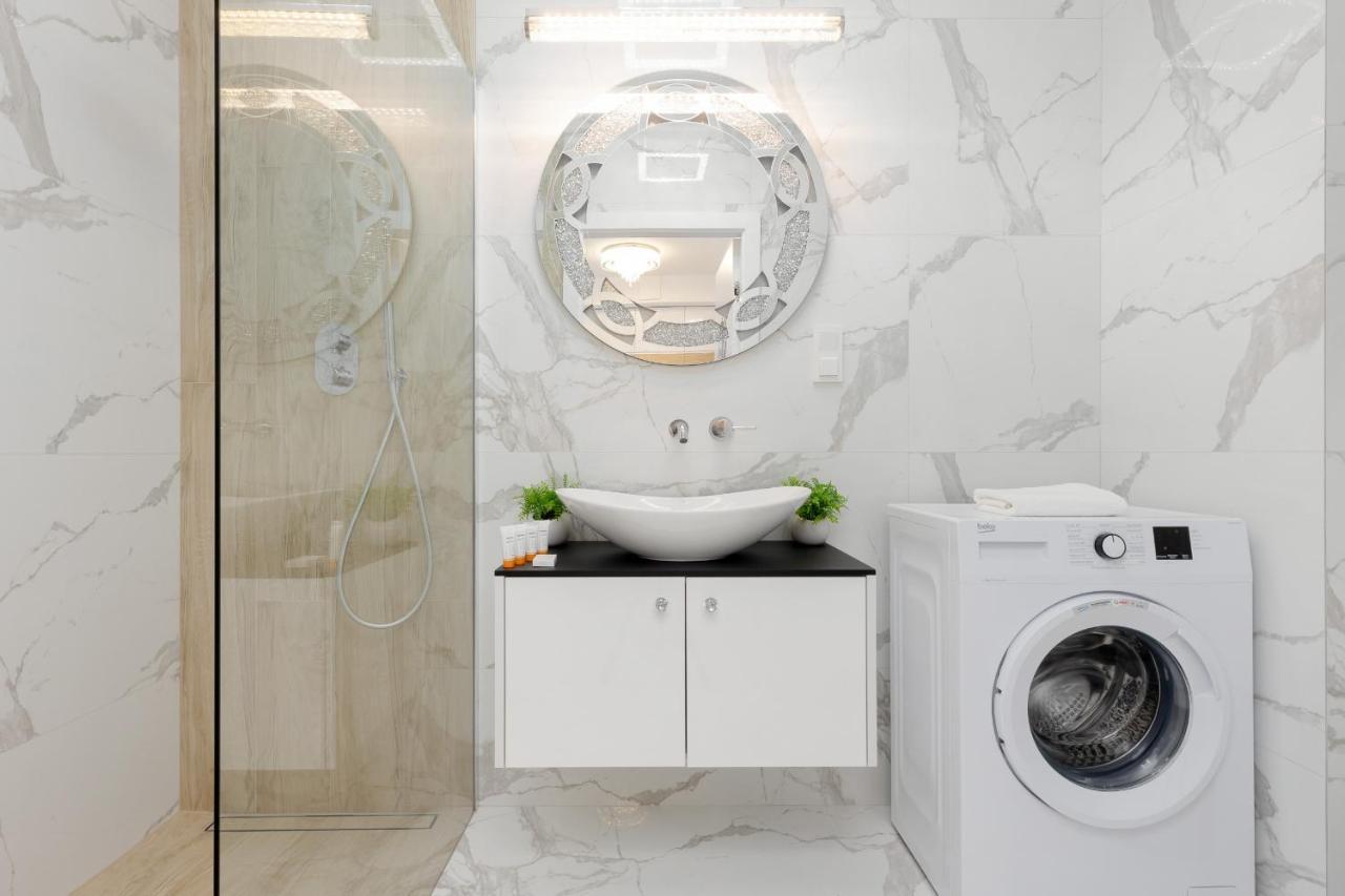 Sarmacka With Gym, Sauna And Parking By Renters Warszawa